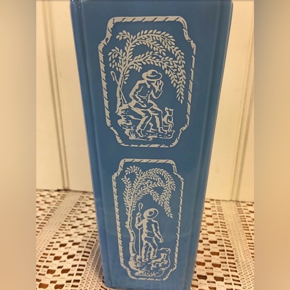 Jim Beam Collectible Milk Glass Bottle - Picture 2 of 6